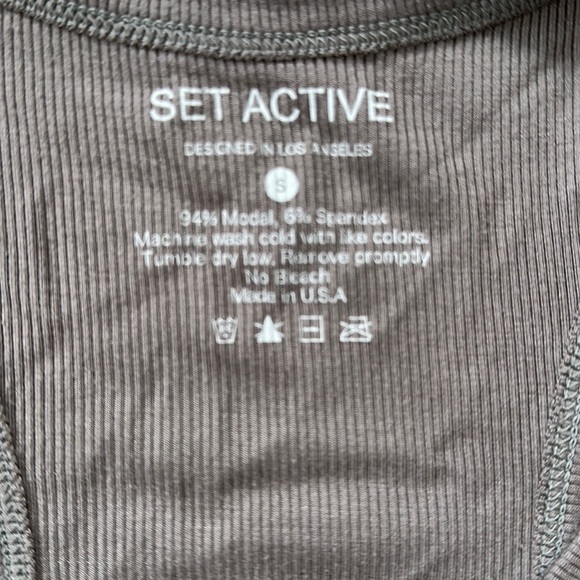 Set Active Ribbed Form Tank - Picture 4 of 4